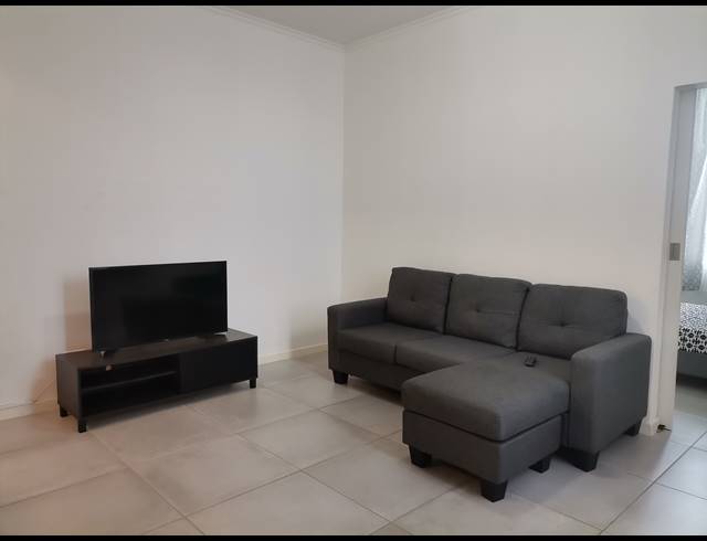 1 BEDROOM FLAT TO LET IN GLENWOOD